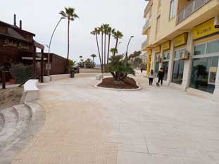 paseo maritimo estepona