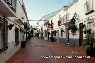 centrum Estepona, Calle Antero