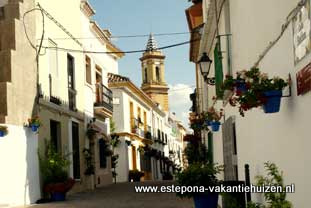 centrum Estepona, Calle Botica