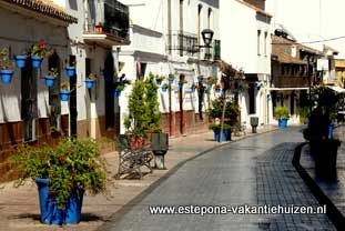 centrum Estepona, Calle Caridad