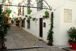 centrum Estepona, Calle Cruz