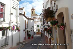 centrum Estepona, Calle Jesus y Maria