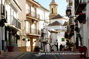 centrum Estepona, Calle Jesus y Maria