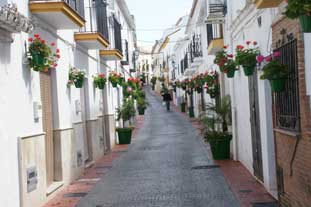 centrum Estepona, Calle Lozano