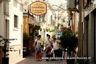 centrum Estepona, Calle Lozano