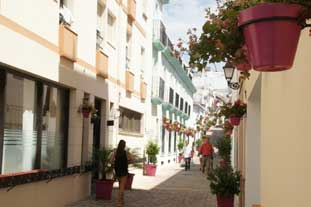 centrum Estepona, Calle Mondejar