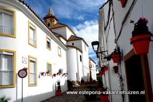 centrum Estepona, Calle Montanes