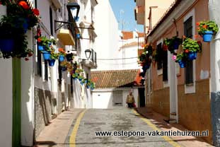 centrum Estepona, Calle Montecillo