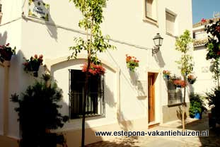 centrum Estepona, Calle Pequena