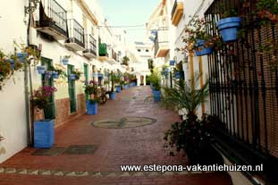 Estepona, Calle Pujerra