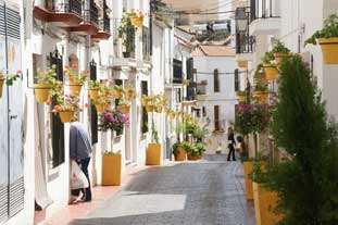 Estepona, Calle San Cayetano