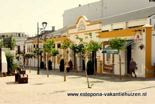 centrum Estepona, Calle Villa