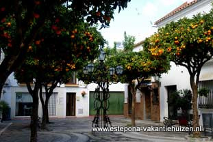 centrum Estepona, Plaza de Manilva