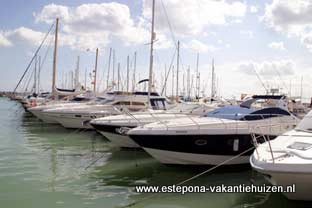 De jachthaven van Estepona