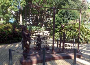 estepona, monumento a la constitucion, francisco alarcon