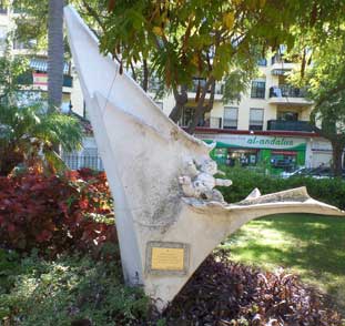 estepona, homenage a juana luna, joaquin aguilera