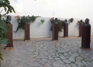 estepona, jardin de los poetas andaluces, elena lucas
