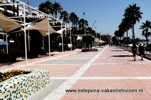 Estepona, paseo maritimo