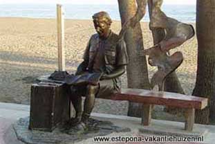 Estepona, monumento al turista, joaquin aguilera