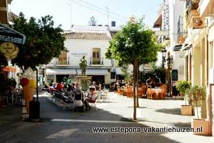 Estepona, Plaza Doctor Arce