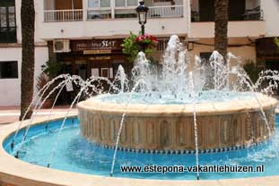 Estepona, Plaza Ortiz