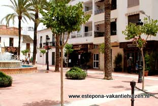 Estepona, Plaza Ortiz